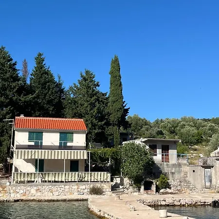 Secluded Fisherman's Cove Bizikovica, Kornati - 25469 *